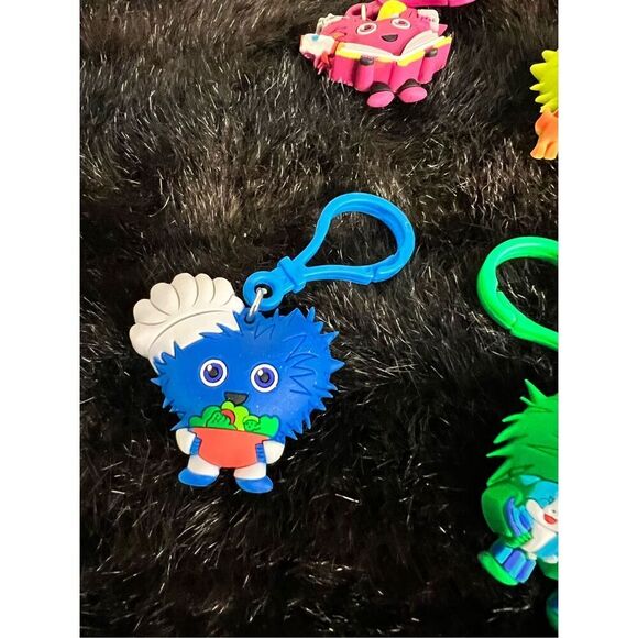 Kids Heart Challenge 2023 Star Character Keychain lot of 6 - Picture 2 of 8